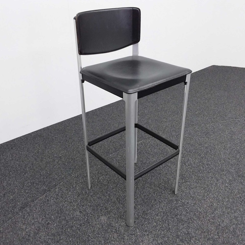 Bar stool Matteo Grassi, Black, Normal used, Counter stool - Practical & comfortable
