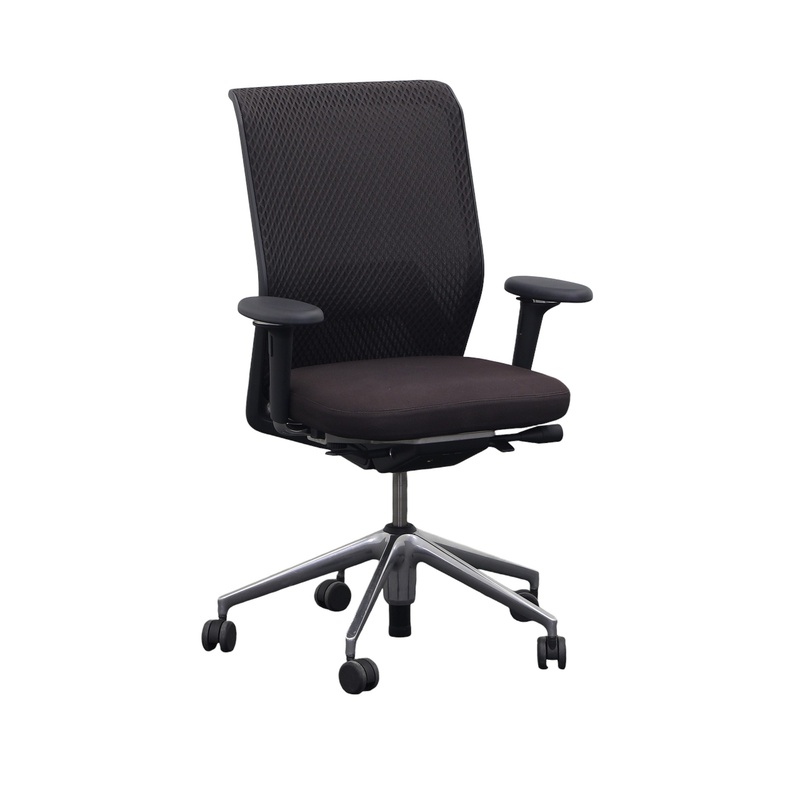 Vitra ID Mesh office swivel chair with 2D armrests, Black, Normal used ...