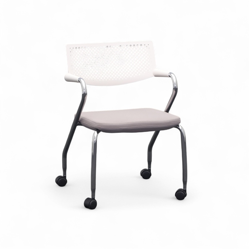 Conference chair on castors Vitra Visaroll, Light gray, with fixed armrests, Normal used - Perfect for office and reception
