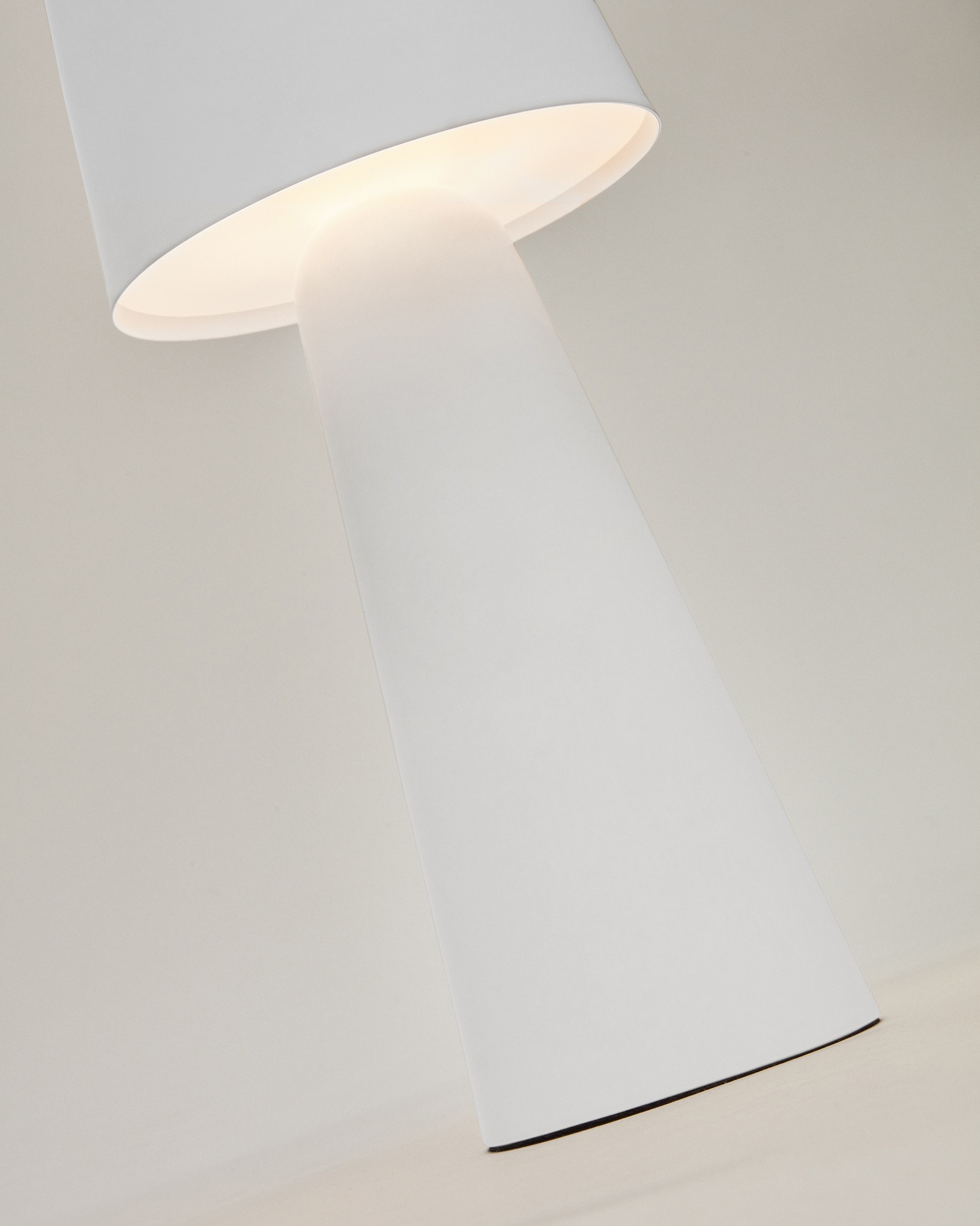 Arenys large outdoor metal table lamp in a white painted finish