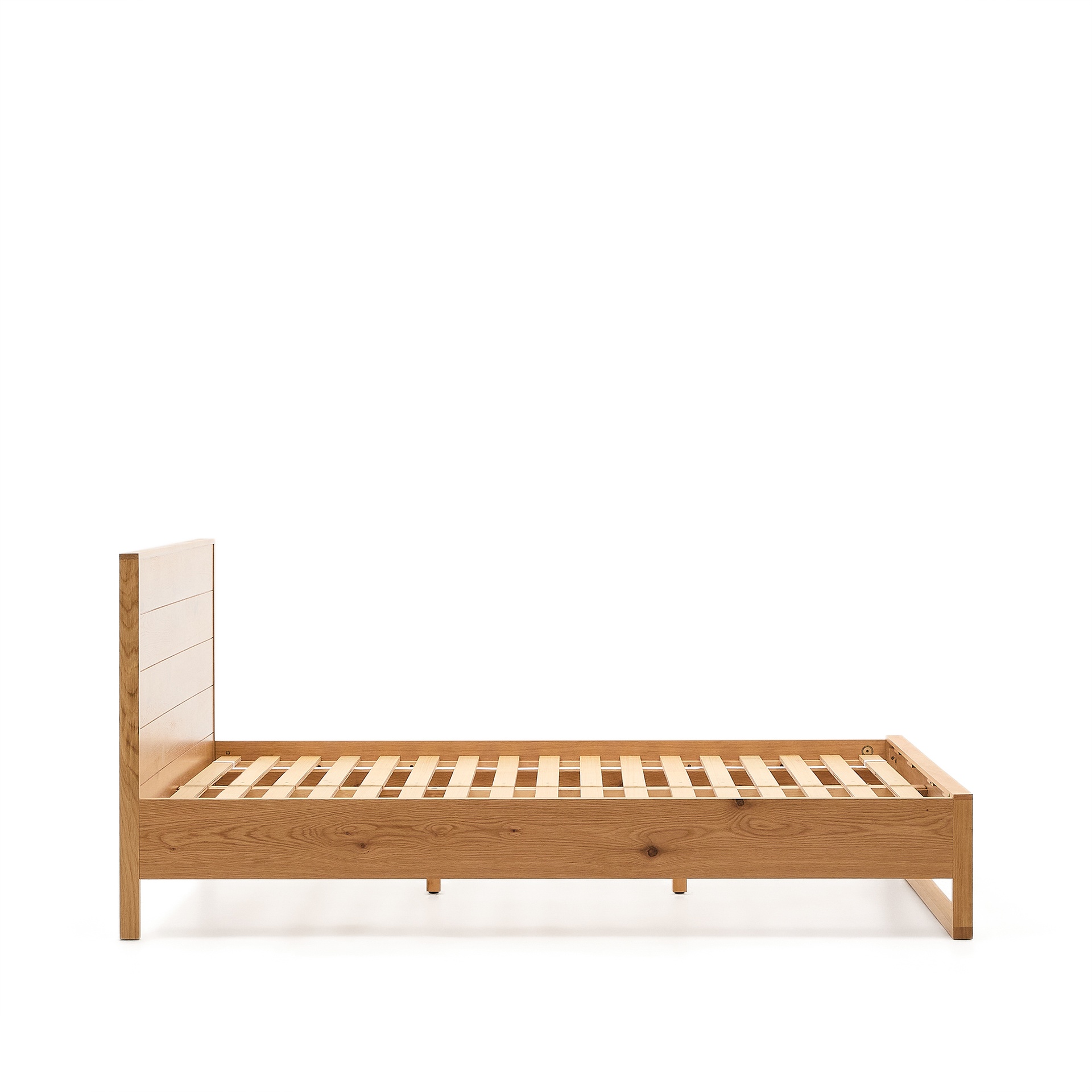 Alguema bed in oak veneer with natural finish for 160 x 200cm mattress