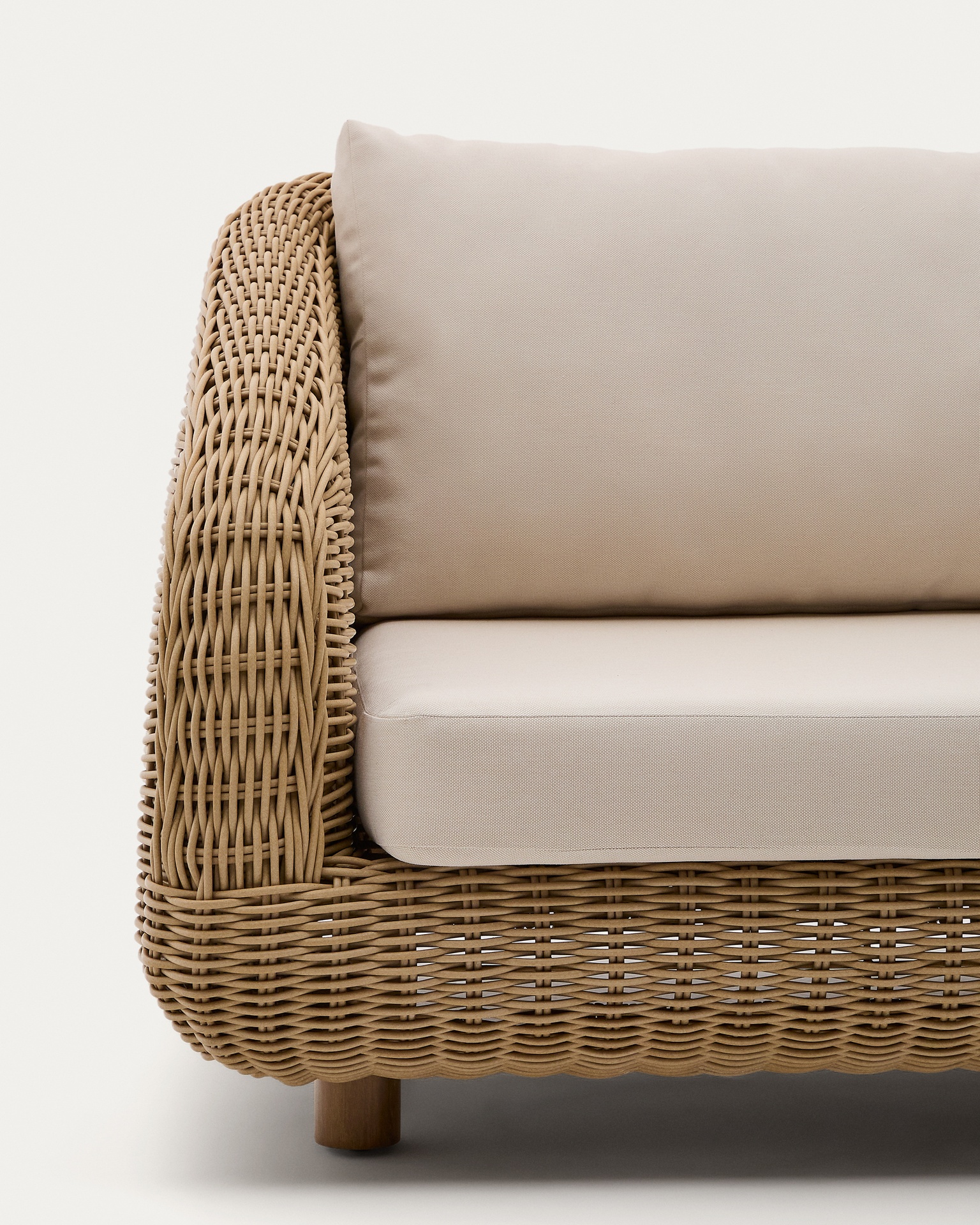 Meria 3-seater sofa in synthetic rattan with FSC 100% solid acacia wood legs 208cm
