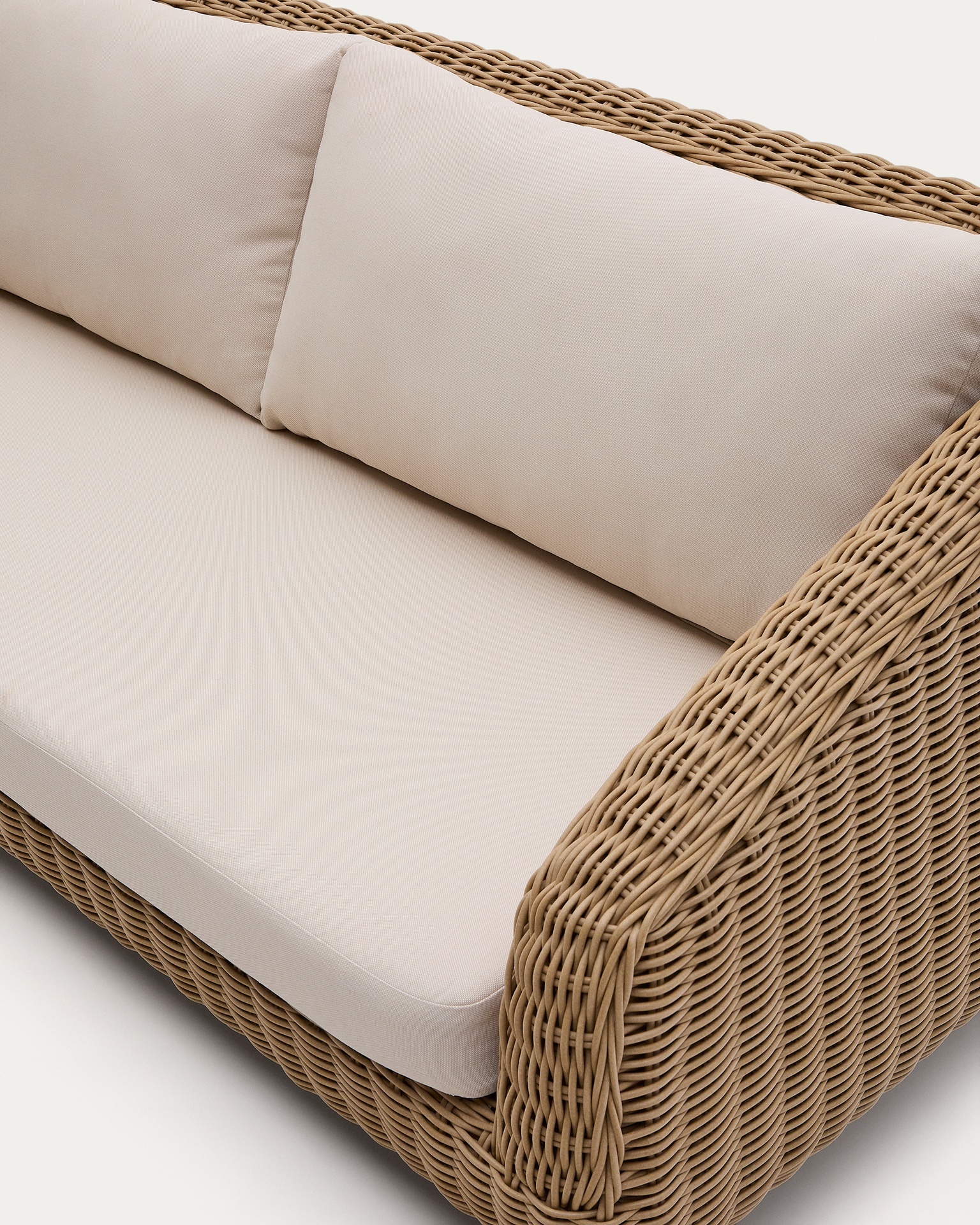 Meria 3-seater sofa in synthetic rattan with FSC 100% solid acacia wood legs 208cm