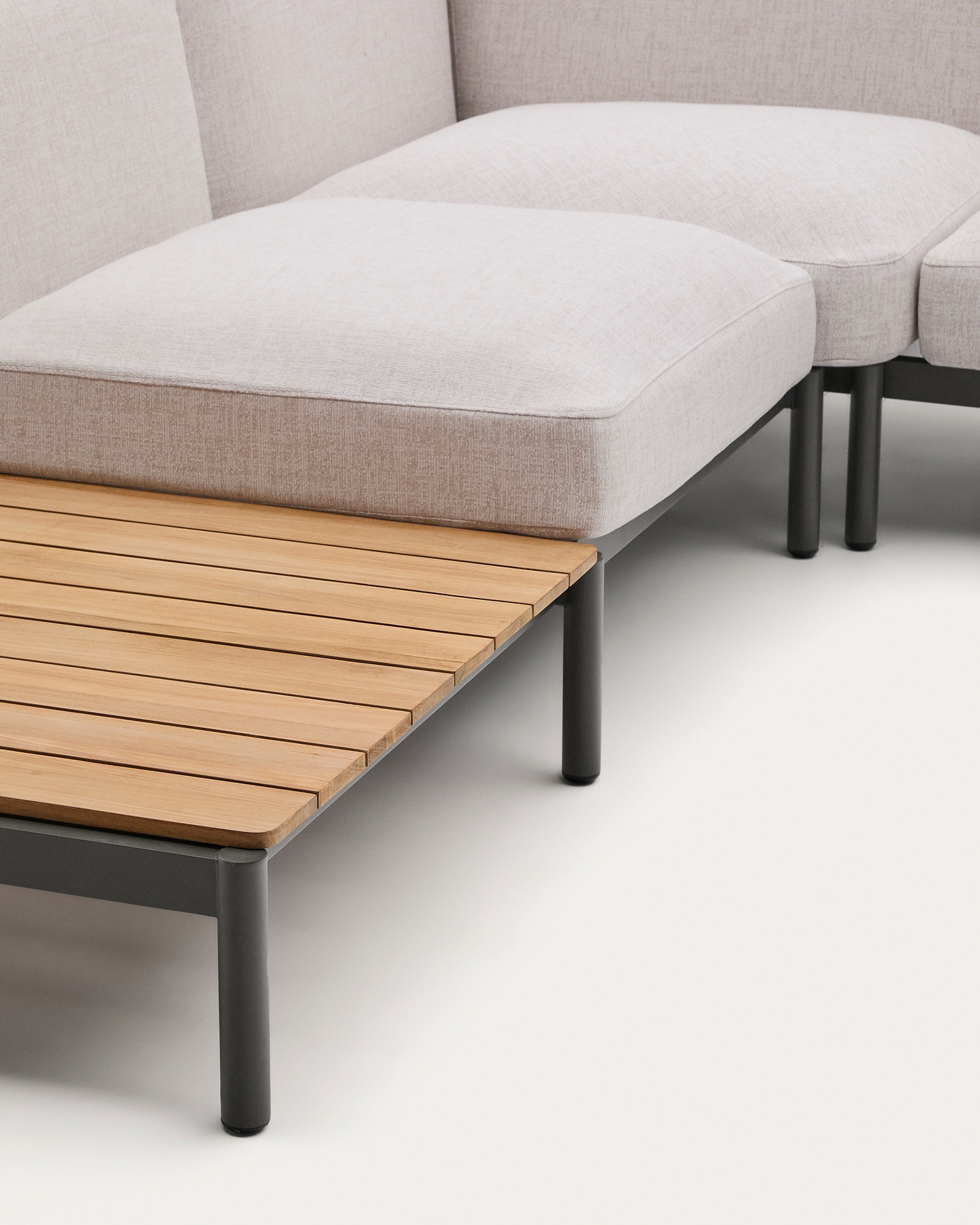 Sorells outdoor modular 5-seater corner sofa with beige upholstery and green aluminium with teak tables 277 x 446cm FSC 100%