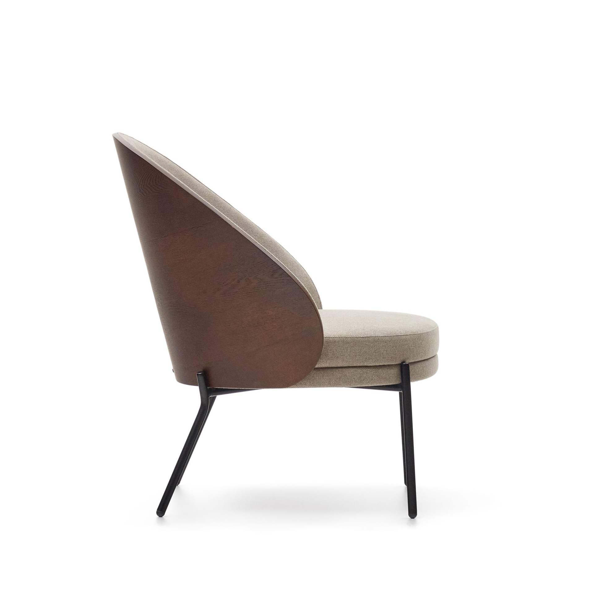 Eamy light brown armchair in an ash wood veneer with a walnut finish and black metal