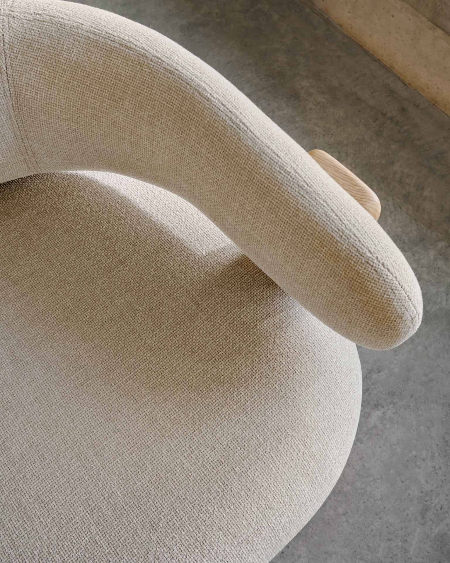 Granite beige chenille armchair with solid ash wood legs in a natural finish FSC 100%