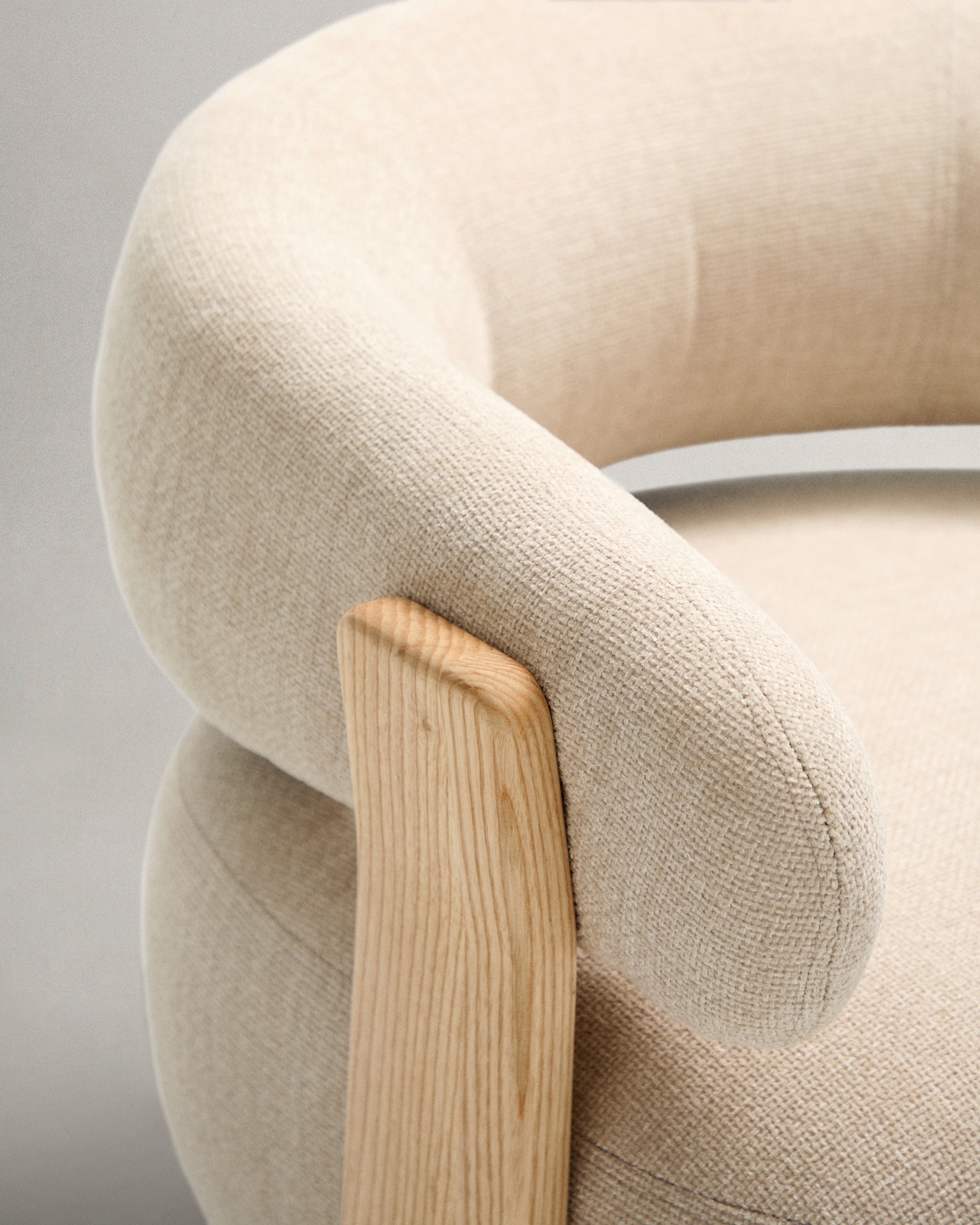 Granite beige chenille armchair with solid ash wood legs in a natural finish FSC 100%