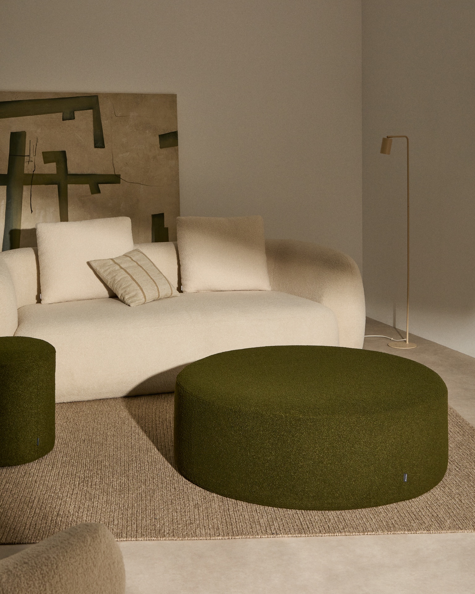 Kaeli footrest with removable cover in green bouclé Ø 120 cm