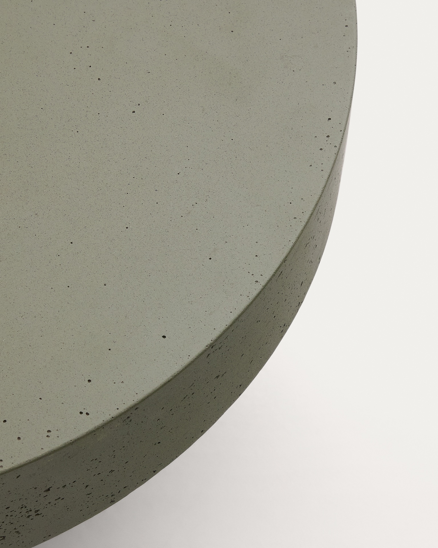 Aiguablava green cement coffee table Ø66cm