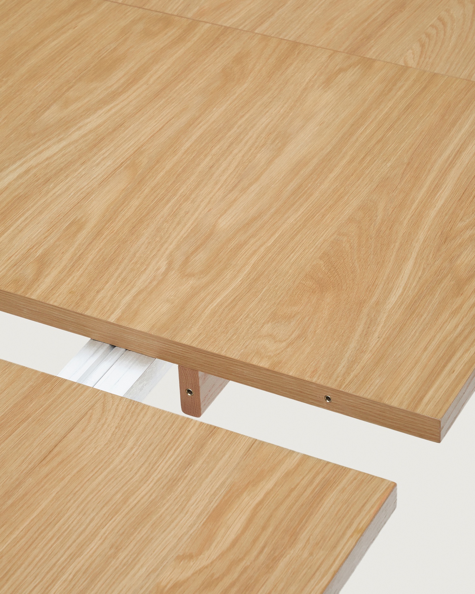 Arlen extendable table in solid oak wood and veneer with a natural finish 200(250)x95cm FSC Mix Credit