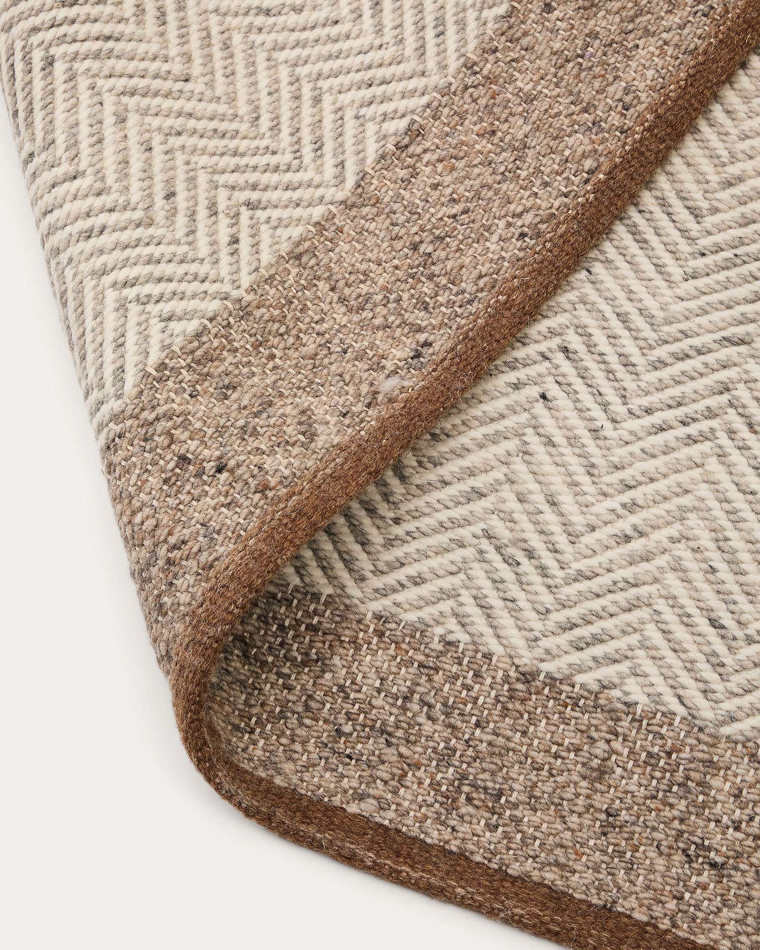 Nifelia beige wool jacquard rug, 160 x 230 cm