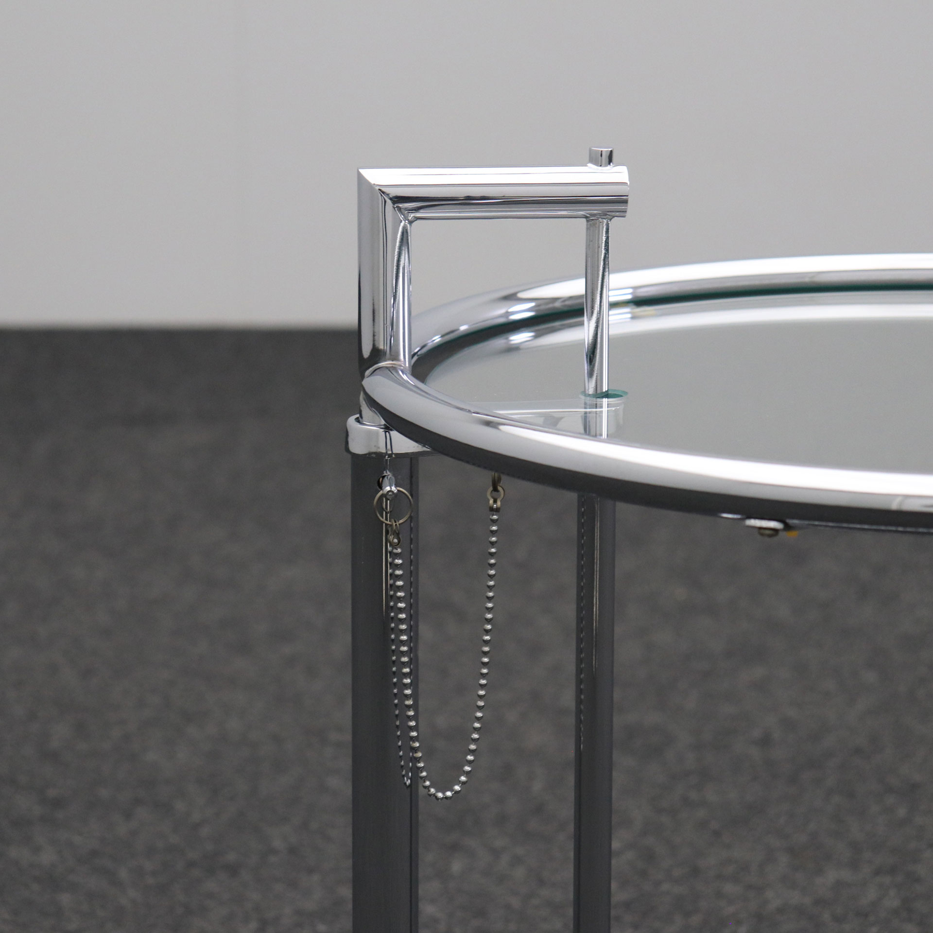 Eileen Gray Adjustable Table E 1027 Beistelltisch