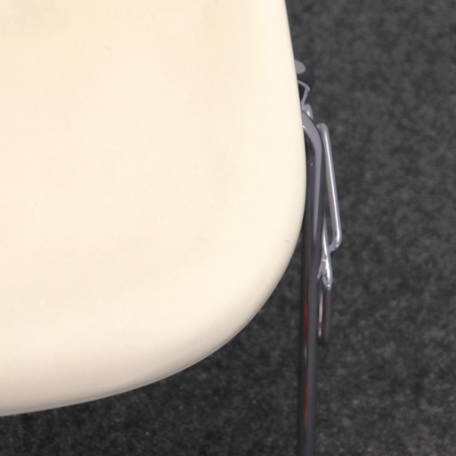  Vitra Eames Plasic Side Chair DSS