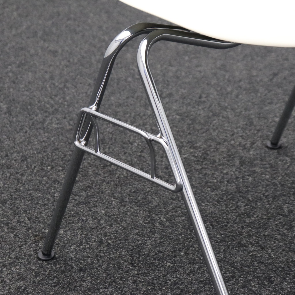  Vitra Eames Plasic Side Chair DSS