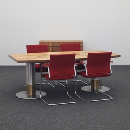 Konferenztisch aus Nussbaum mit Wilkhahn Stühlen