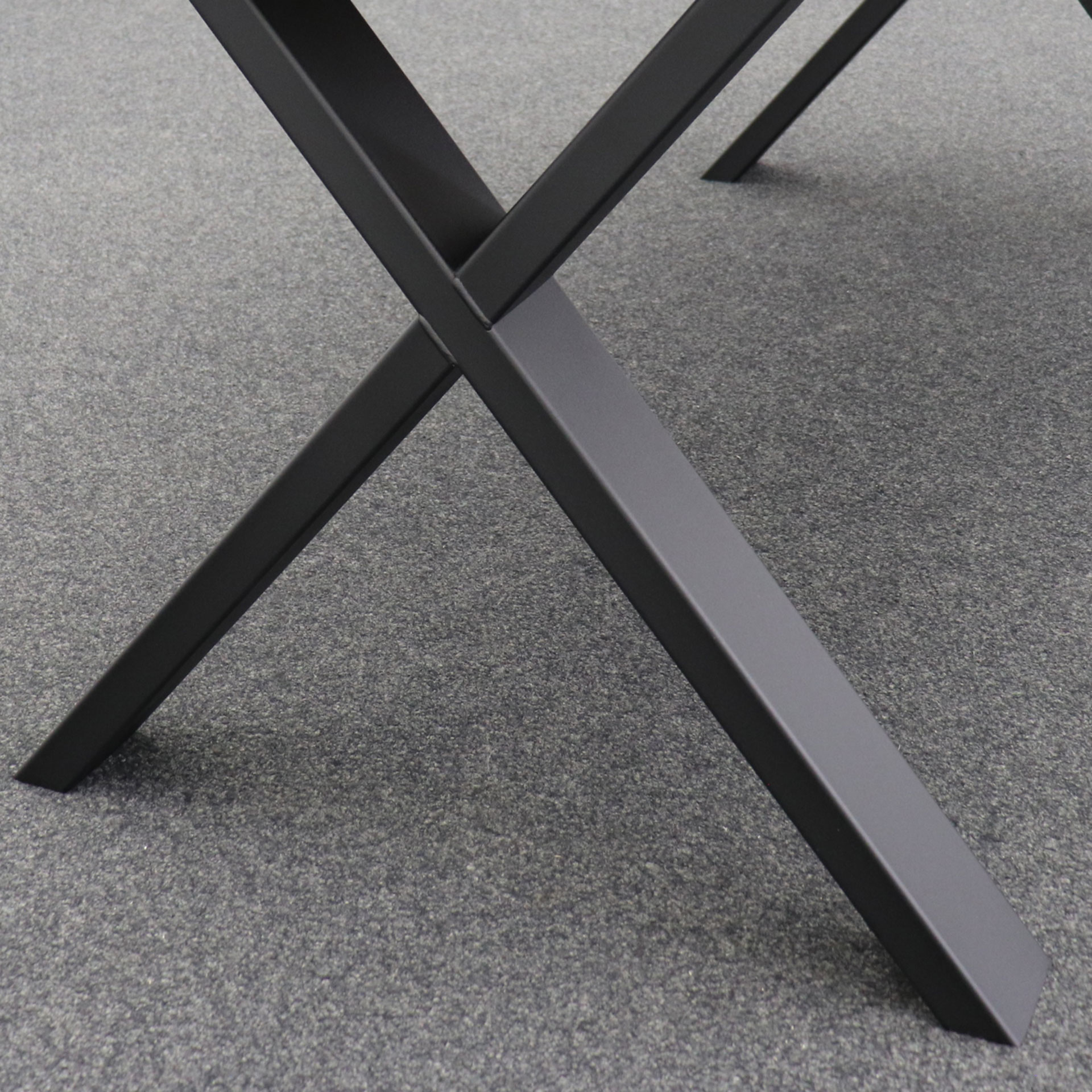 Massivholztisch Eiche Bisley Fortis