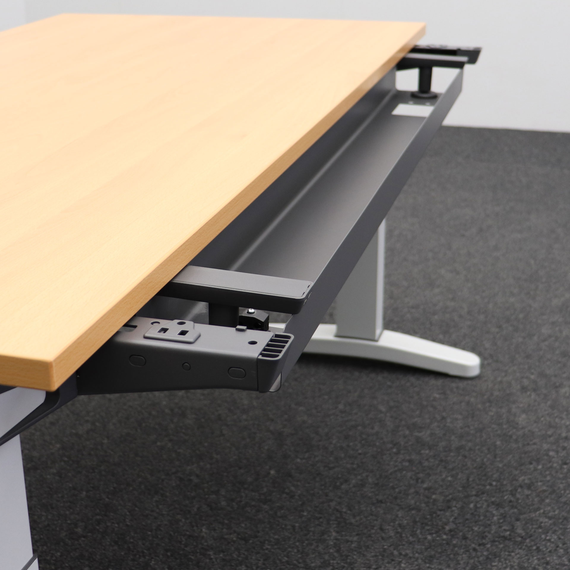 Schreibtisch Steelcase Ology