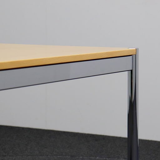 USM Haller Tisch Buche