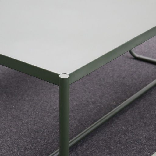 Sotil Set aus 2 Bänken und Tisch aus verzinktem Stahl mit grünem Finish 183 x 83 cm