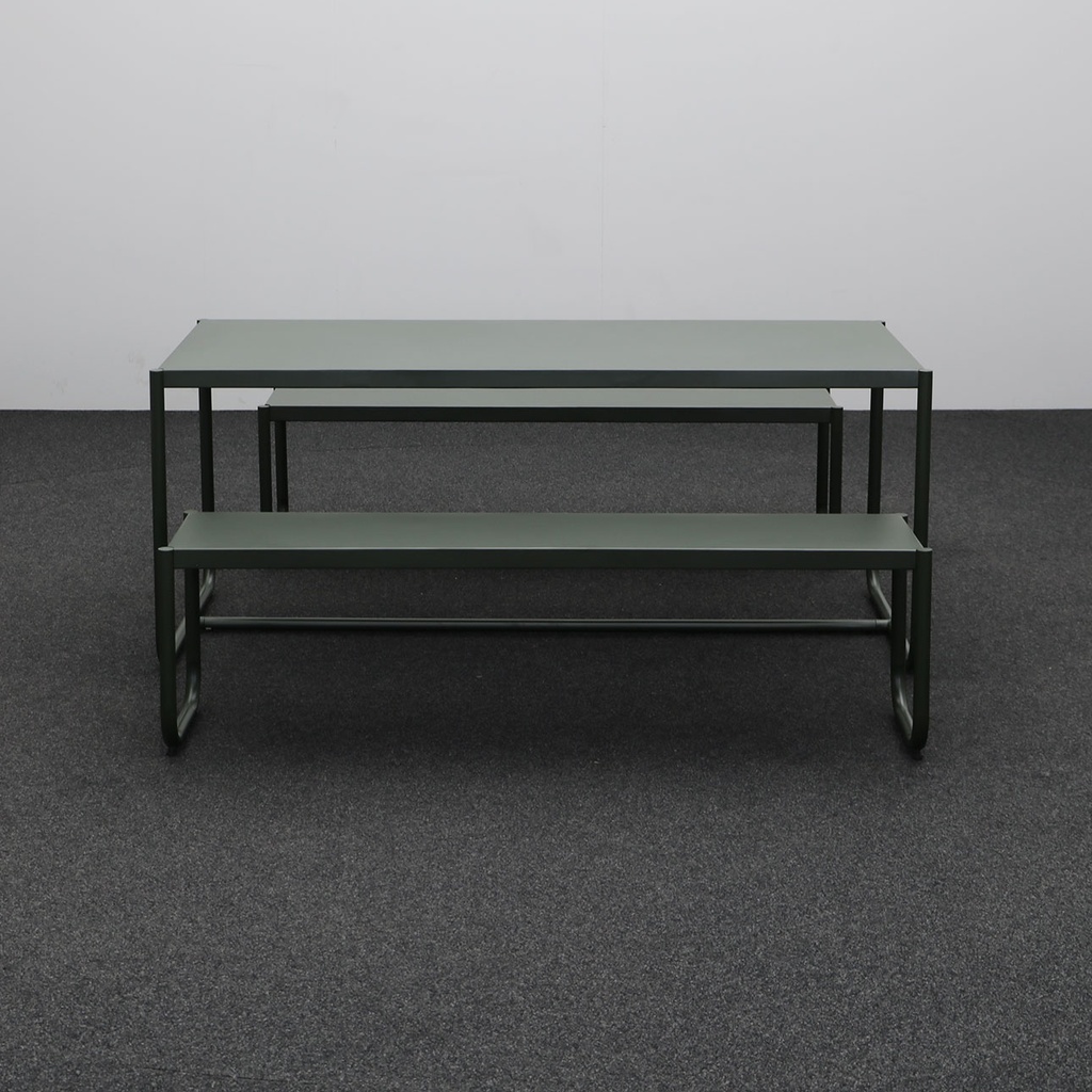 Sotil Set aus 2 Bänken und Tisch aus verzinktem Stahl mit grünem Finish 183 x 83 cm