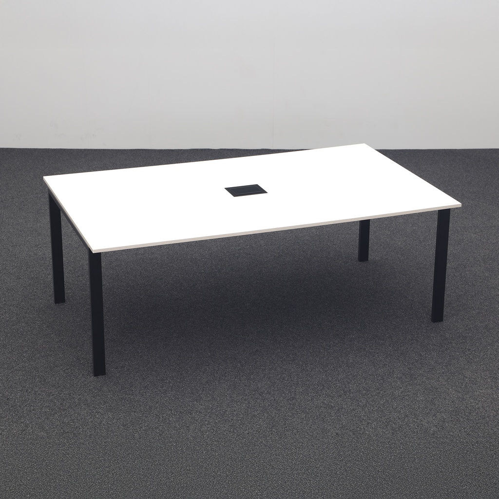 Konferenztisch mit Mediabox Bene
