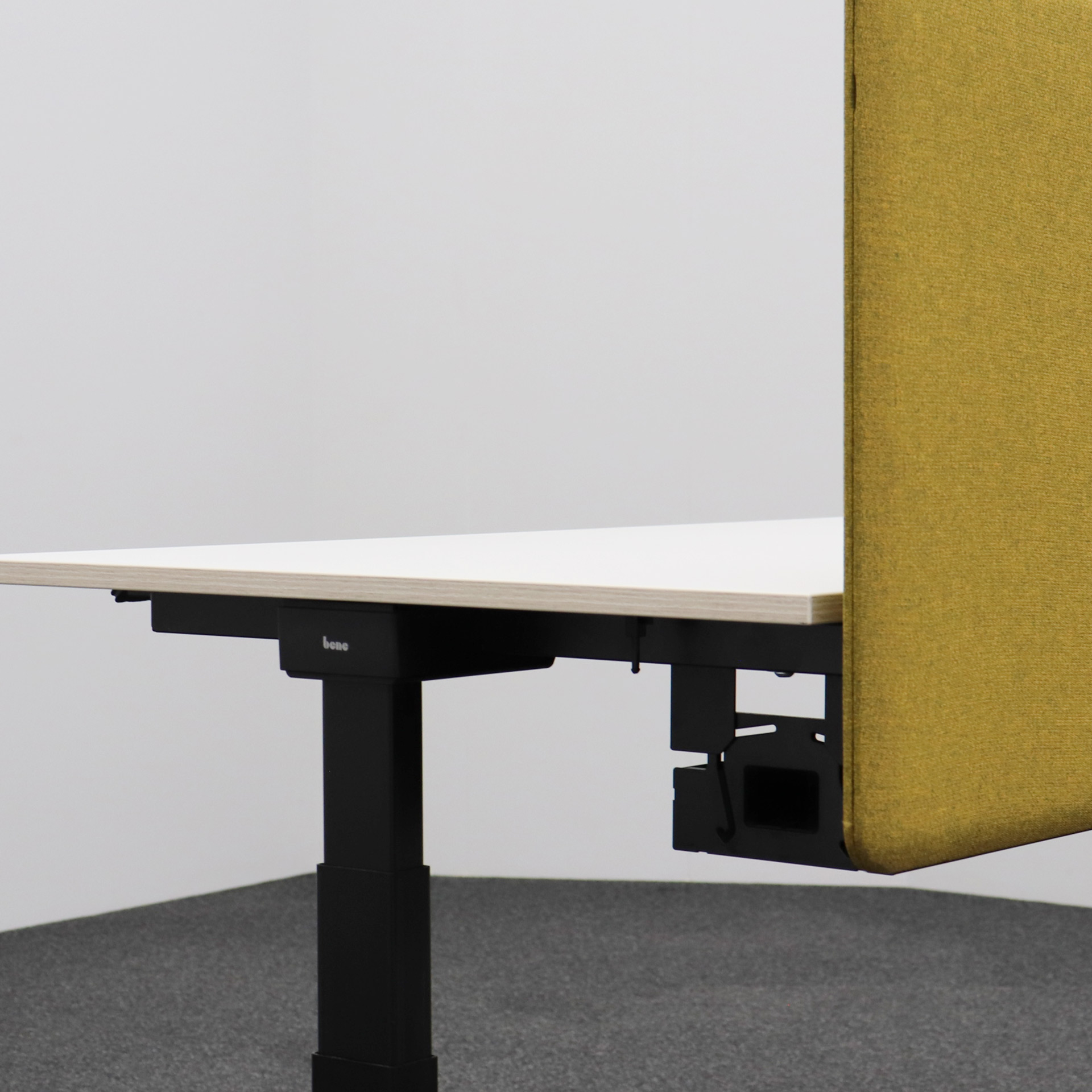 Sitz-/ Stehtisch Bene Level Lift mit Tischblende