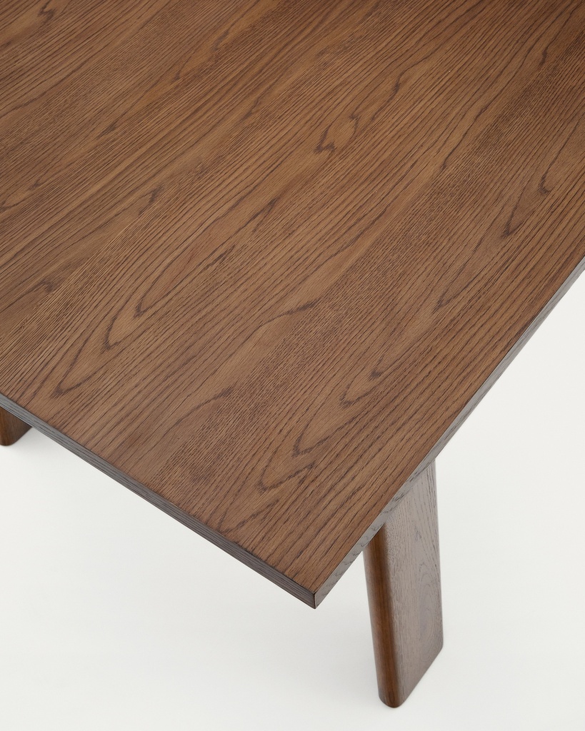 Arlen extendable table in solid oak wood and veneer with a walnut finish 200(250) 95 cm FSC Mix Credit