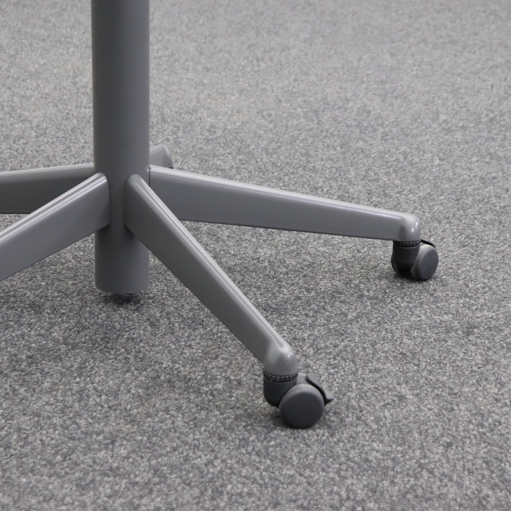 Konferenztisch höhenverstellbar Steelcase auf Rollen