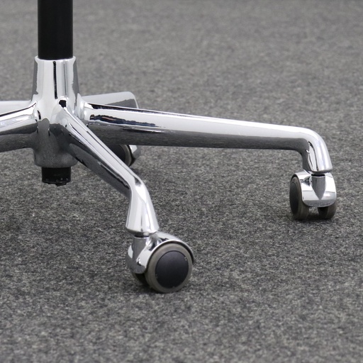 Vitra Aluminium Chair EA 117 Leder