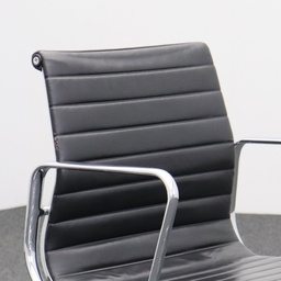 Vitra Aluminium Chair EA 117 Leder