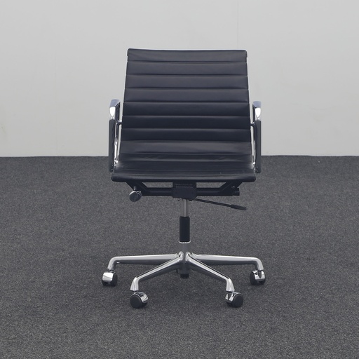 Vitra Aluminium Chair EA 117 Leder