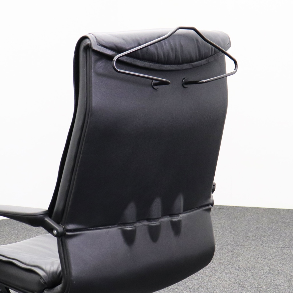Leder Chefsessel mit Kleiderbügel Girsberger Trilax