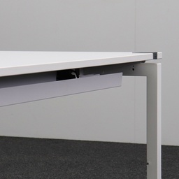 Schreibtisch Steelcase