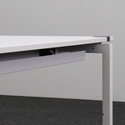Schreibtisch Steelcase