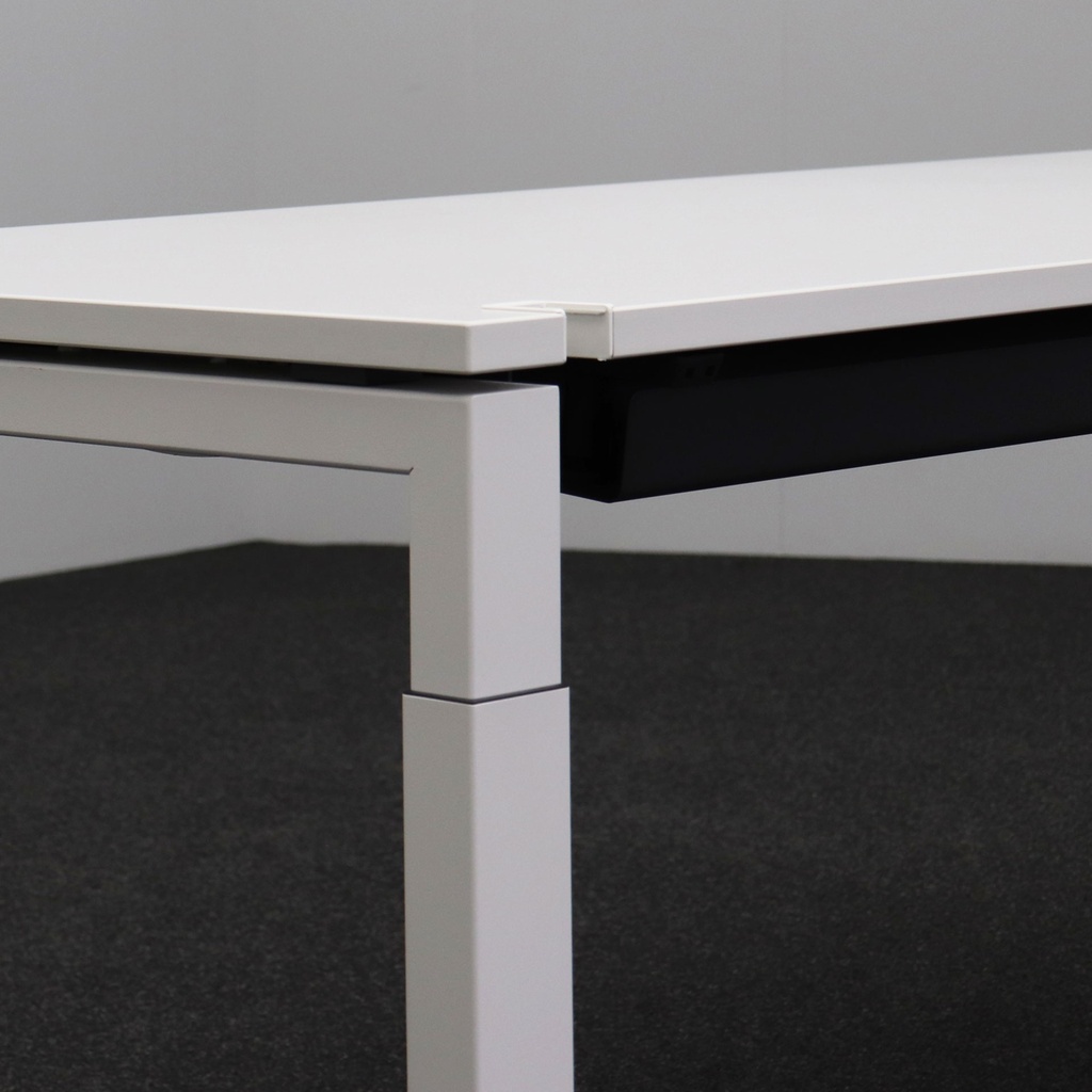 Schreibtisch höhenverstellbar / Stehtisch Steelcase