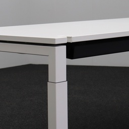 Schreibtisch höhenverstellbar / Stehtisch Steelcase