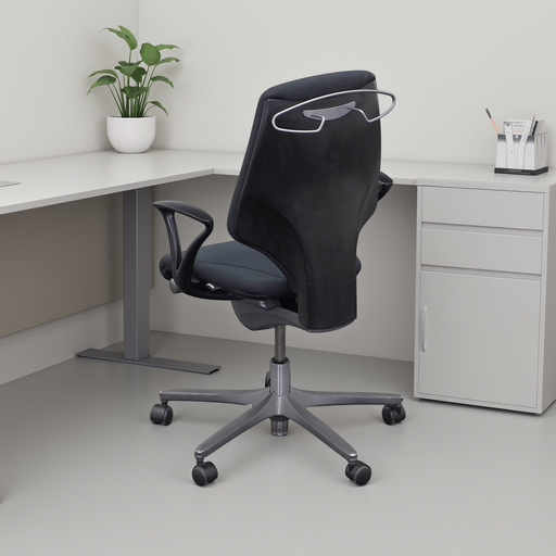 Bürostuhl Giroflex 64 mit Kleiderbügel