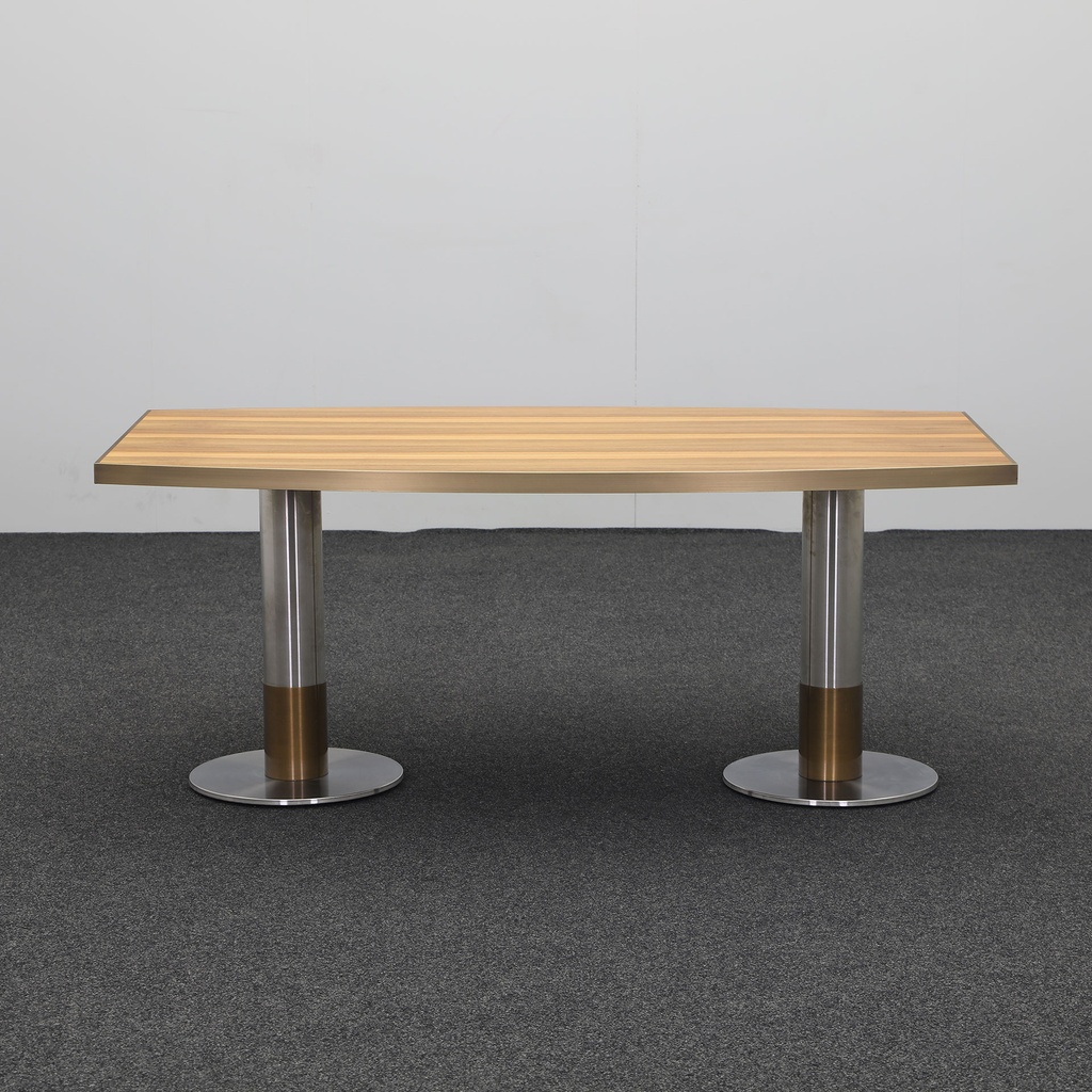 Konferenztisch