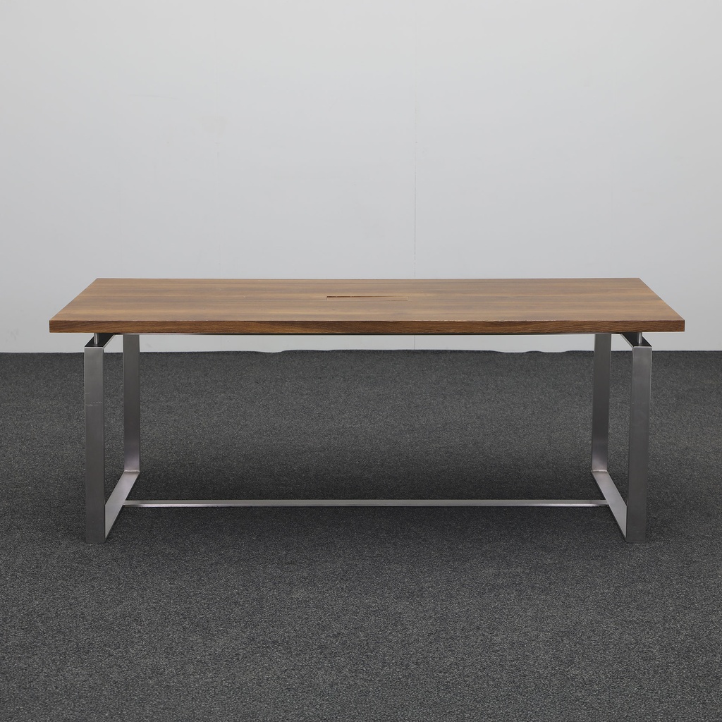 Konferenztisch