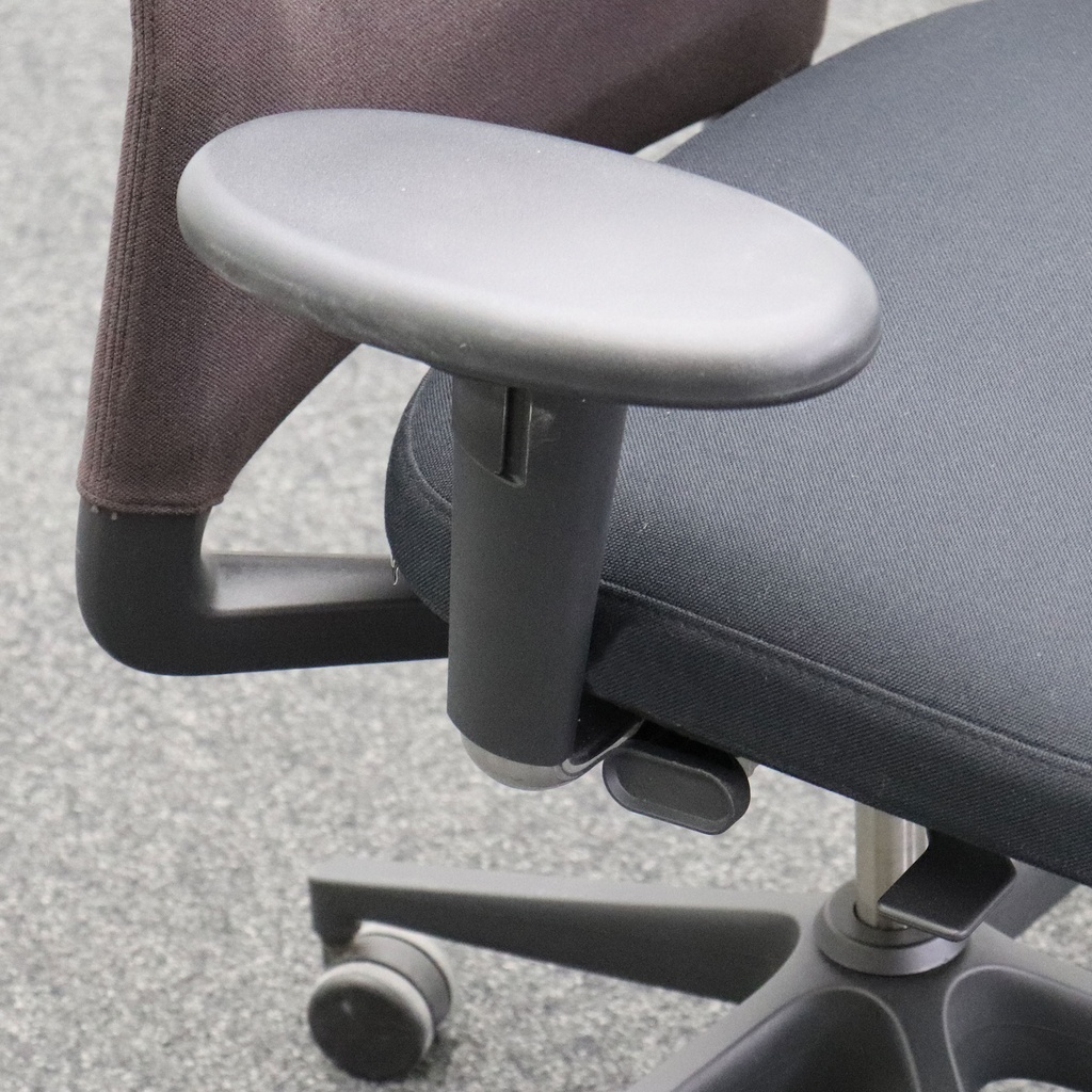 Vitra Bürostuhl ID Trim mit Armstützen