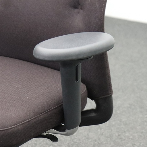 Bürodrehstuhl Vitra ID Trim mit Kleiderbügel