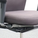 Bürodrehstuhl Vitra ID Trim mit Kleiderbügel