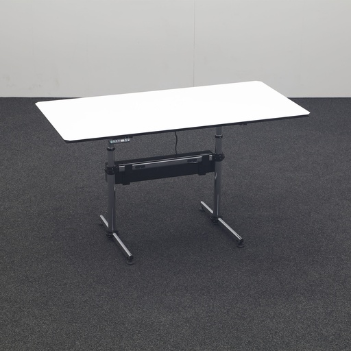 Höhenverstellbarer Schreibtisch USM Kitos
