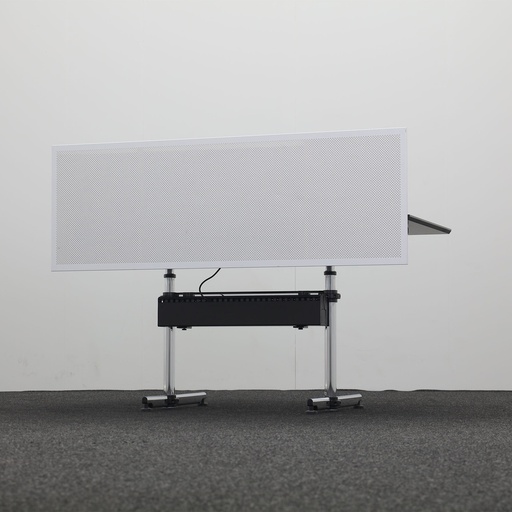 Höhenverstellbarer Schreibtisch mit Tischblende USM Kitos