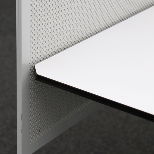 Höhenverstellbarer Schreibtisch mit Tischblende USM Kitos