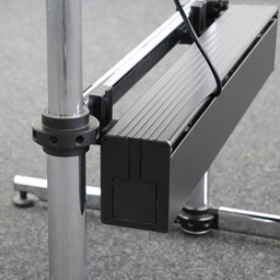 Höhenverstellbarer Schreibtisch mit Tischblende USM Kitos
