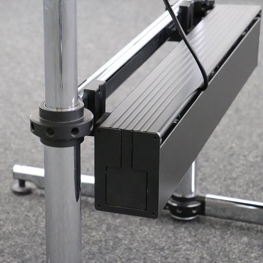 Höhenverstellbarer Schreibtisch mit Tischblende USM Kitos