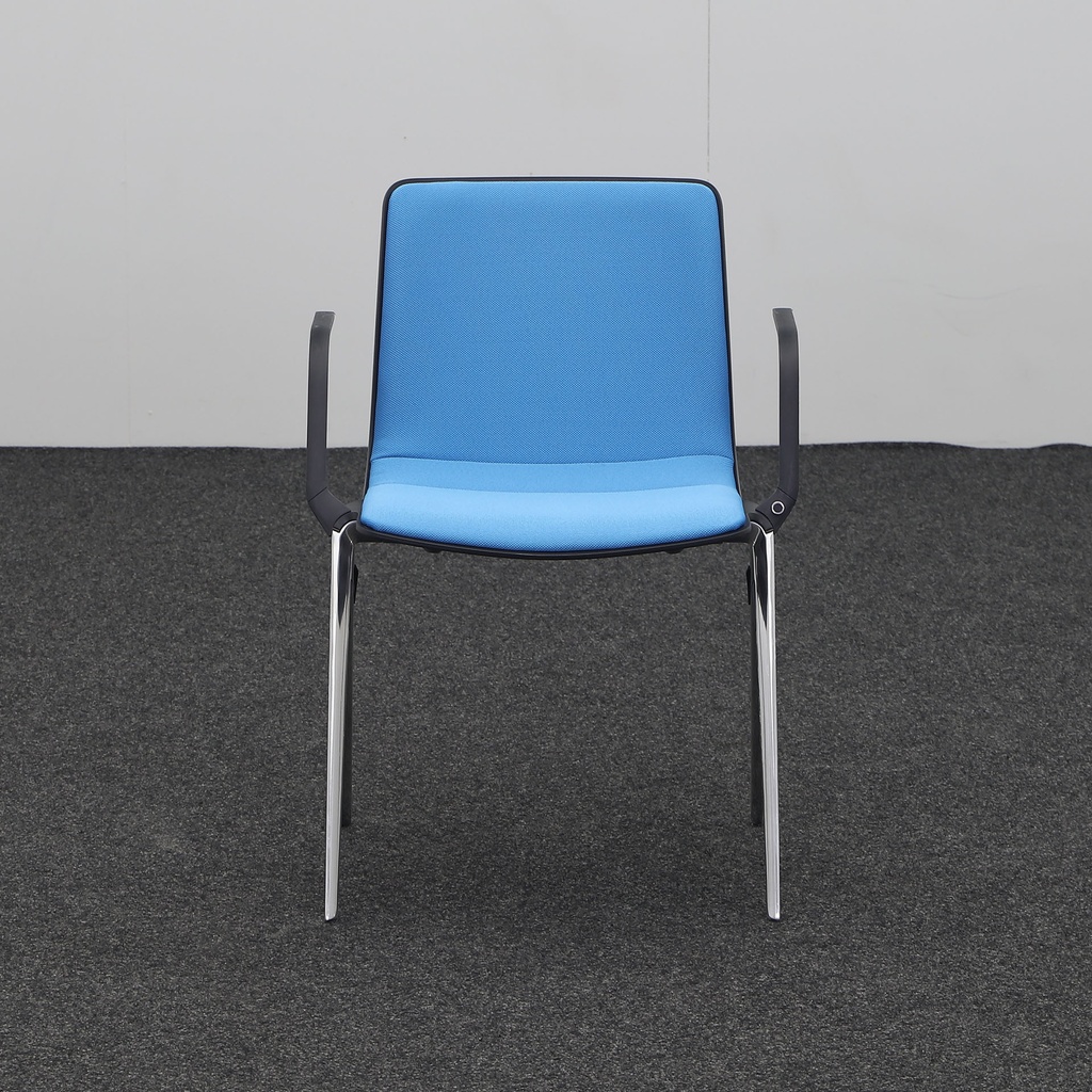 Stapelbarer Stuhl Brunner