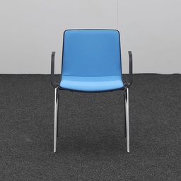 Stapelbarer Stuhl Brunner