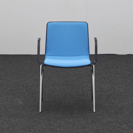 Stapelbarer Stuhl Brunner